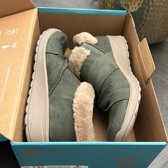 Bzees Women's Genie Slip On - Picture 2 of 12